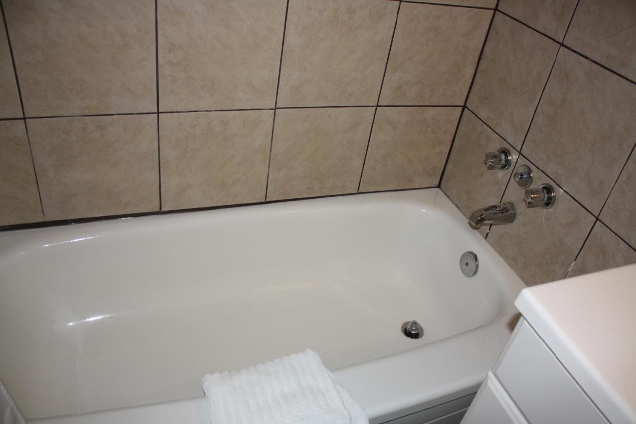 Monashee Motel 3*