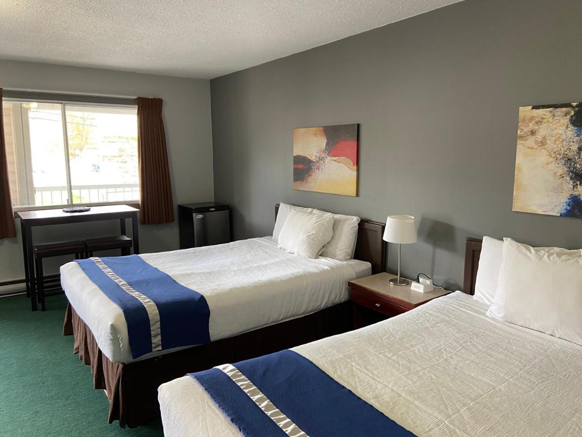Monashee Motel
