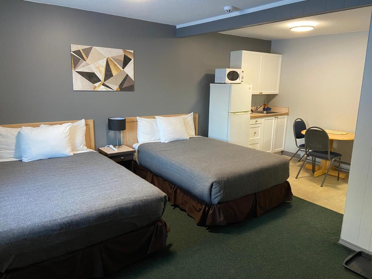 Monashee Motel 3*