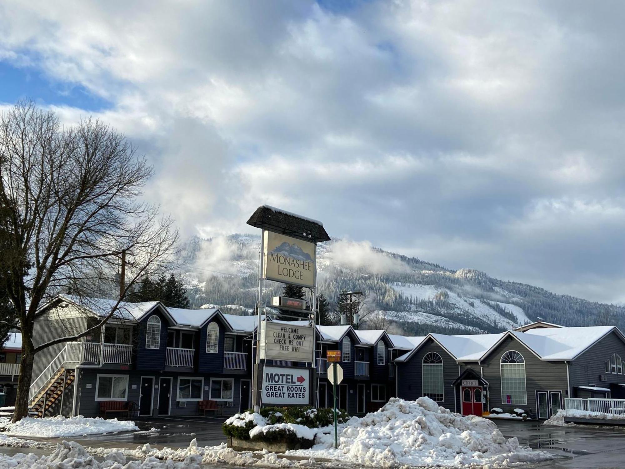 Motel Monashee 3*
