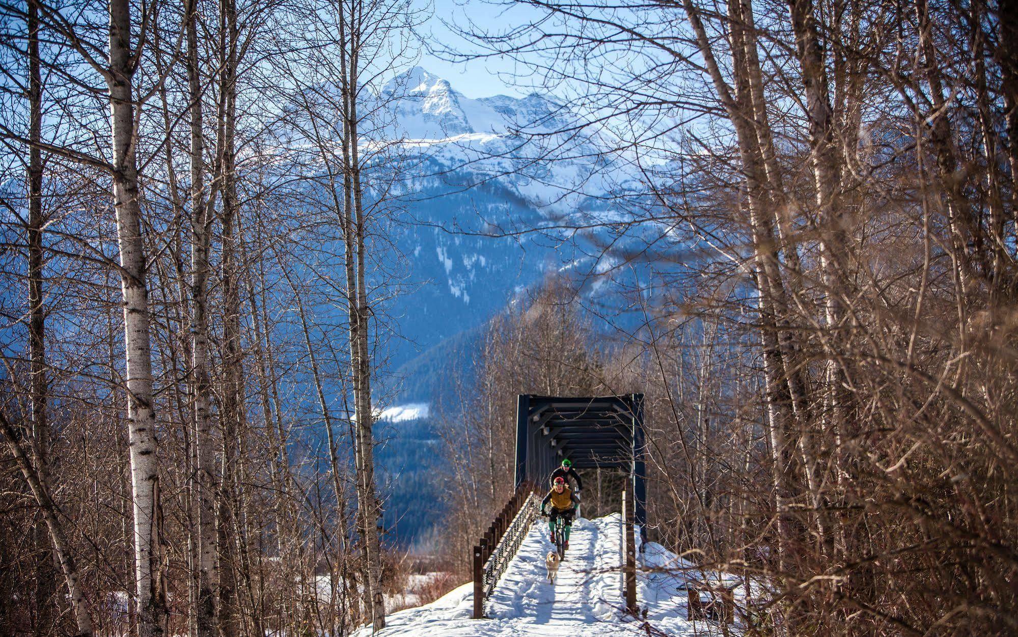 Monashee 3*