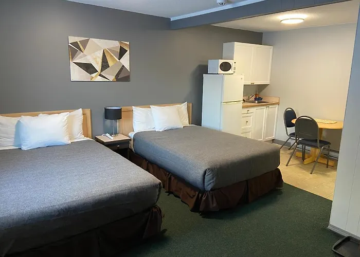 Monashee Lodge