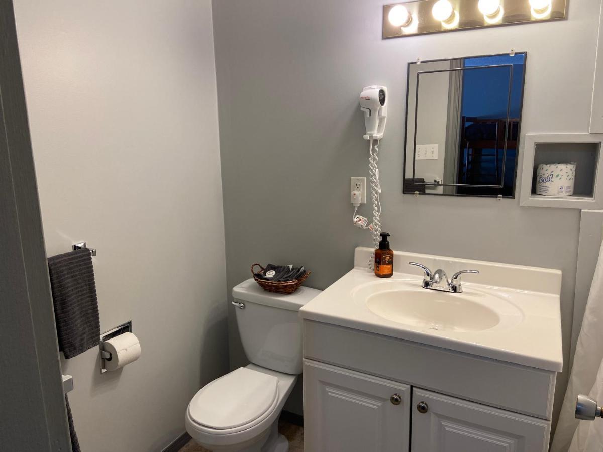 Monashee Motel Revelstoke