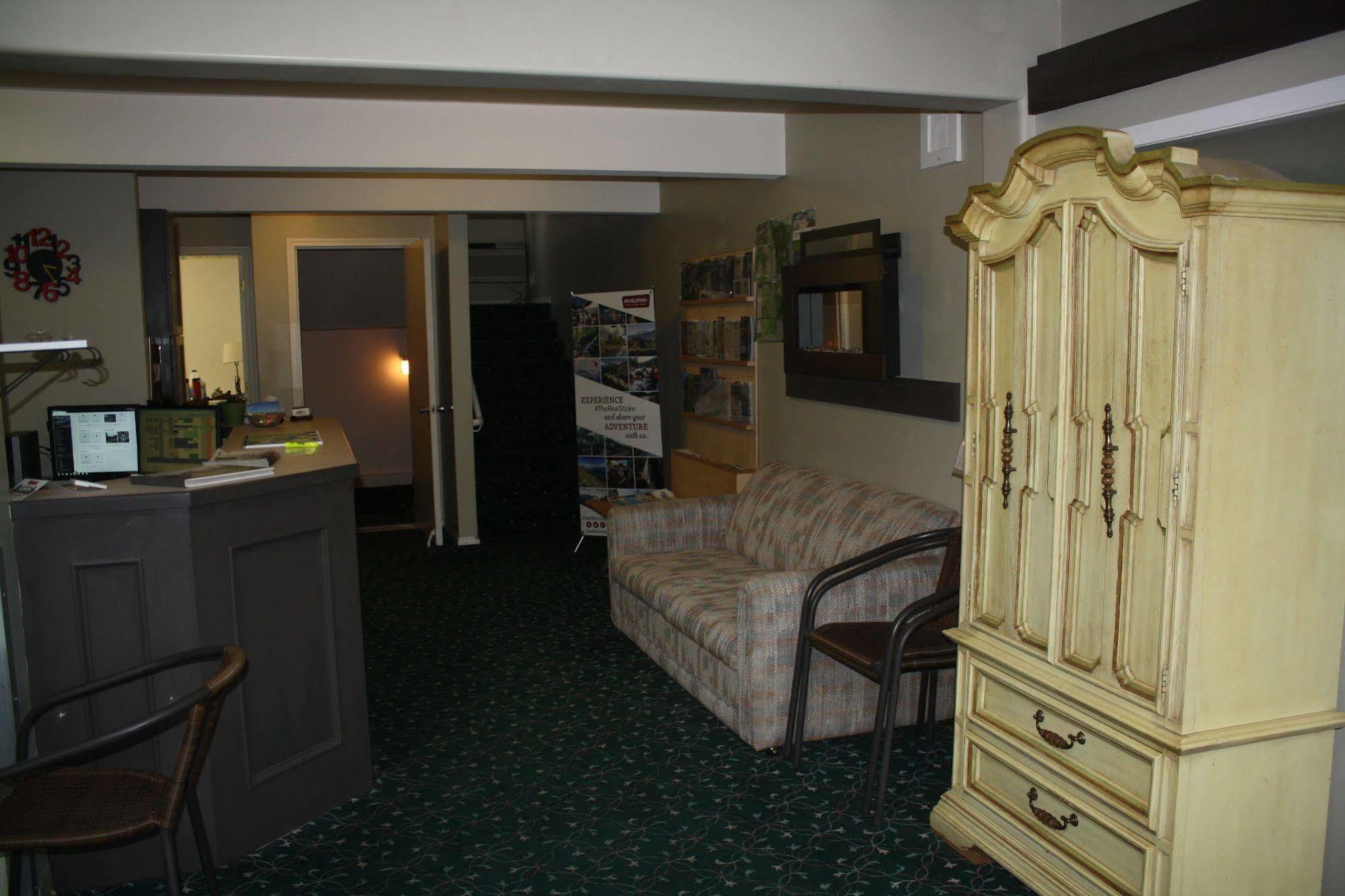 Motel Monashee 3*